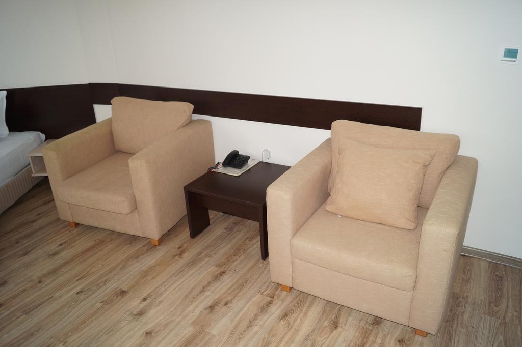 Hotel Kardjali Kŭrdzhali Esterno foto