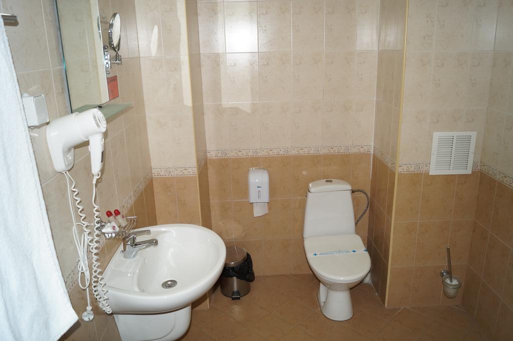 Hotel Kardjali Kŭrdzhali Esterno foto