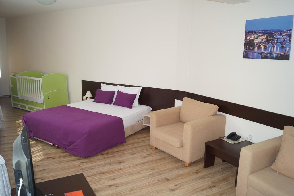 Hotel Kardjali Kŭrdzhali Esterno foto