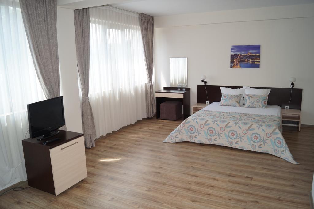 Hotel Kardjali Kŭrdzhali Esterno foto