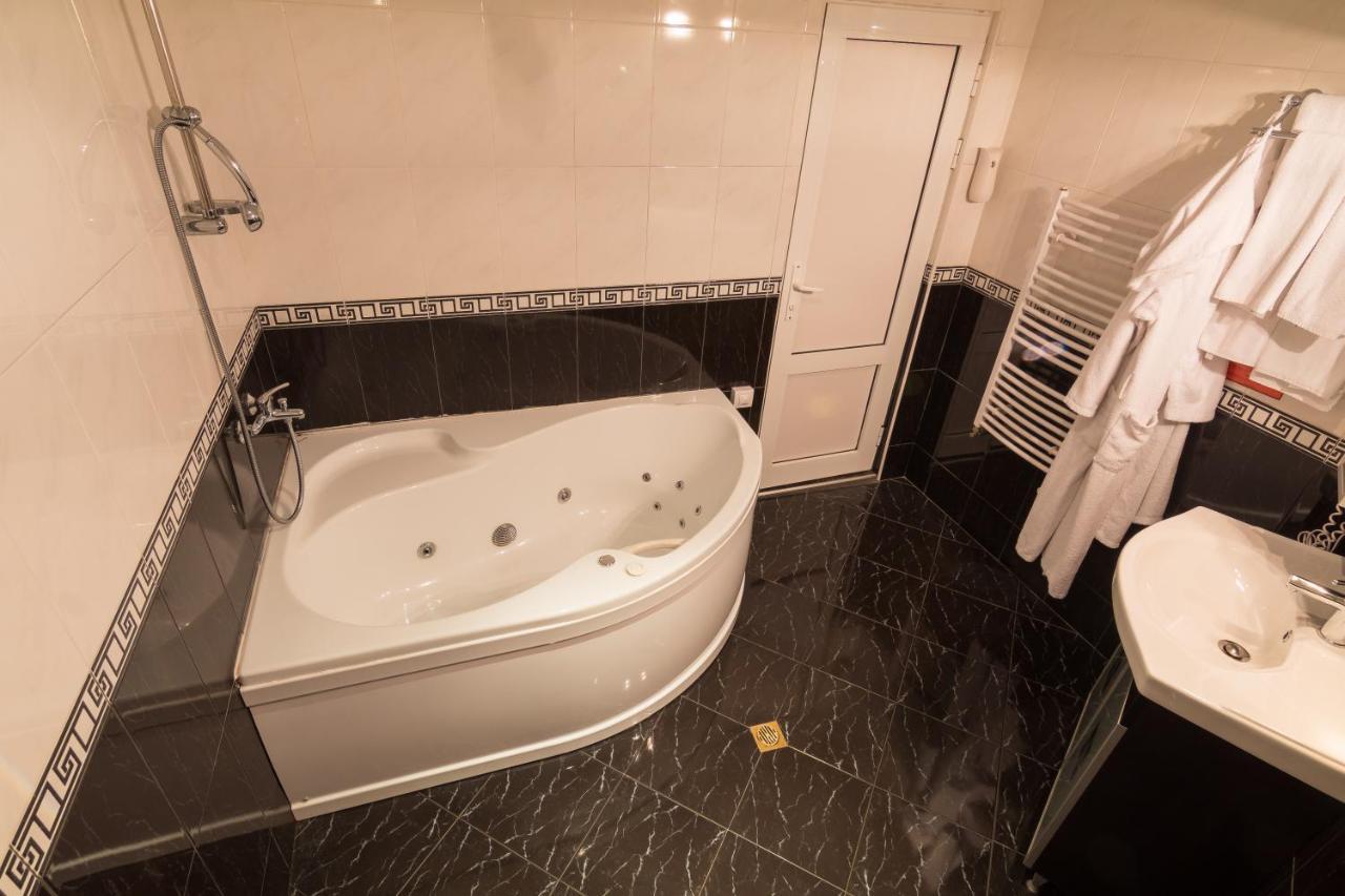 Hotel Kardjali Kŭrdzhali Esterno foto