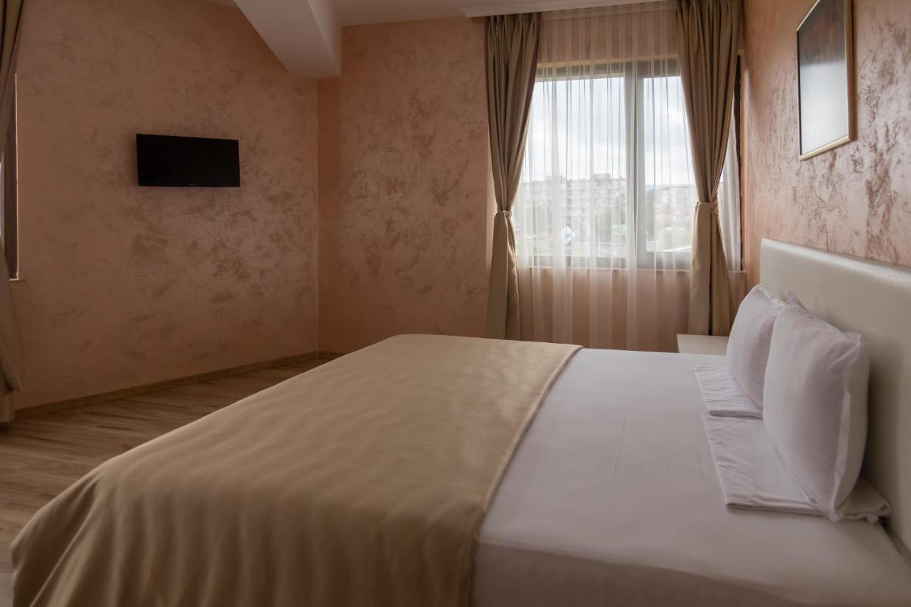 Hotel Kardjali Kŭrdzhali Esterno foto