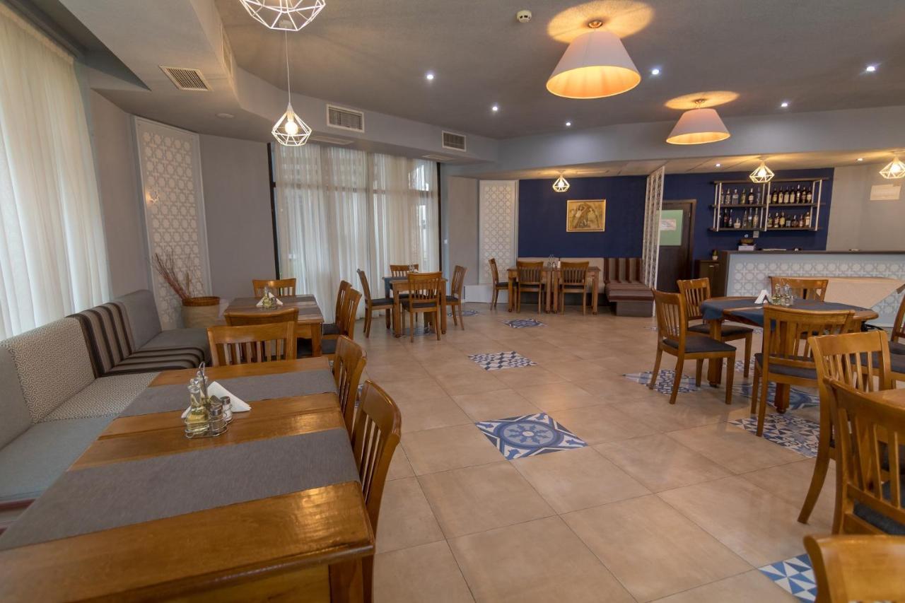 Hotel Kardjali Kŭrdzhali Esterno foto